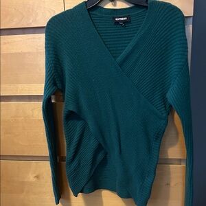 Express Women's Deep Green V-Neck Sweater